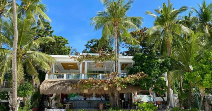 jonys-beach-resort-cd1280fbc303ede4.jpeg