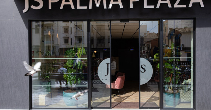 js-palma-plaza-e48df07102c4f0dc.jpeg