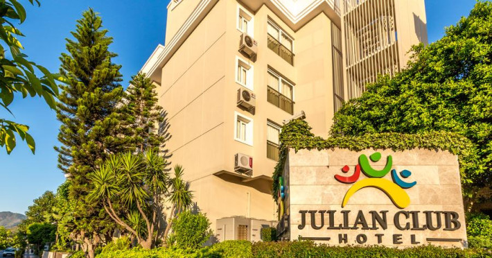 julian-club-hotel-d36367c0d4a498cb.jpeg