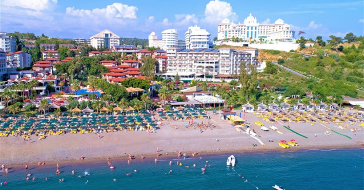 justiniano-deluxe-resort-8dd87902b9e6207f.jpeg