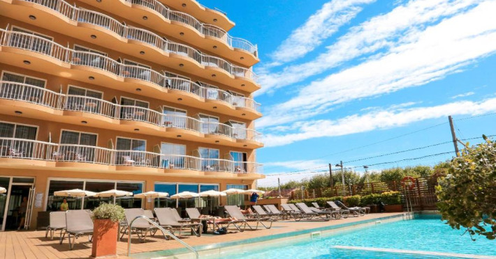 kaktus-hotel-volga-adults-recommended-c364844002f9c14a.jpeg