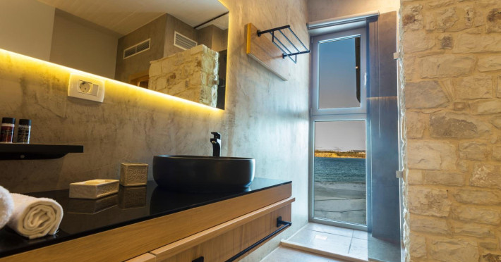 kalamaki-luxury-suites-0543bf9f03863237.jpeg
