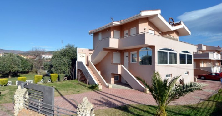 kapahi-apartments-villa-958225a5bcce770f.jpeg