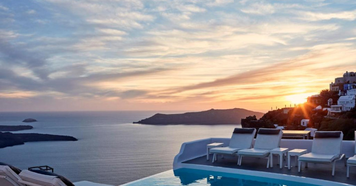 katikies-chromata-santorini-the-leading-hotels-9bf4294d9dcbd7df.jpeg