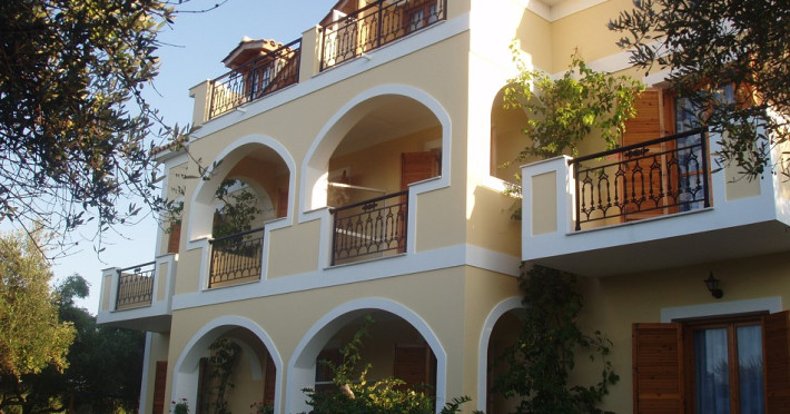 kavos-psarou-studios-apartaments_728_02.jpg