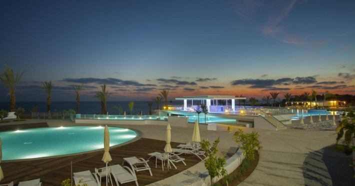 King Evelthon Beach Hotel & Resort