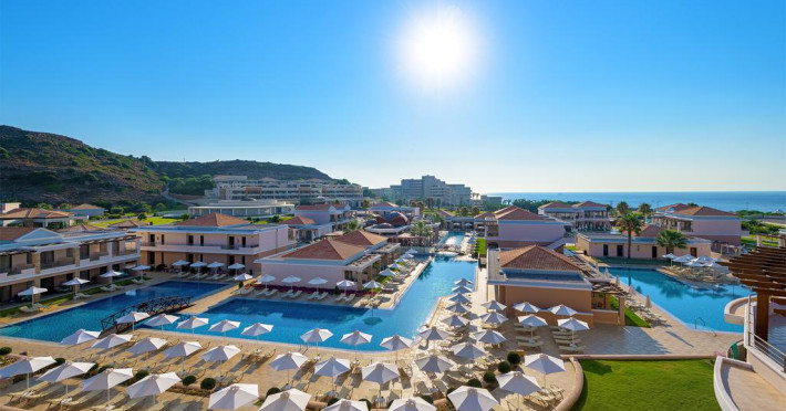 la-marquise-luxury-resort-complex-021e4b7ec4b0836c.jpeg