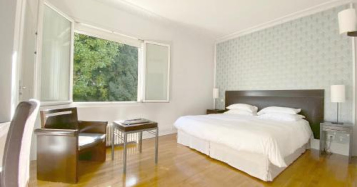 la-villa-paris-bb-6ad3f43b5ee137de.jpeg