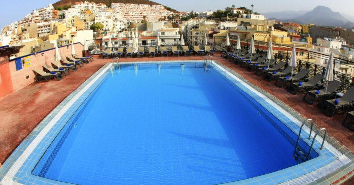 labranda-reveron-plaza-f3f95f3c169ab289.jpeg