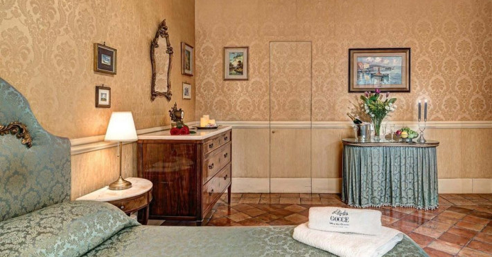 lady-marys-tribunali-luxury-suite-2ff337935c5d331e.jpeg