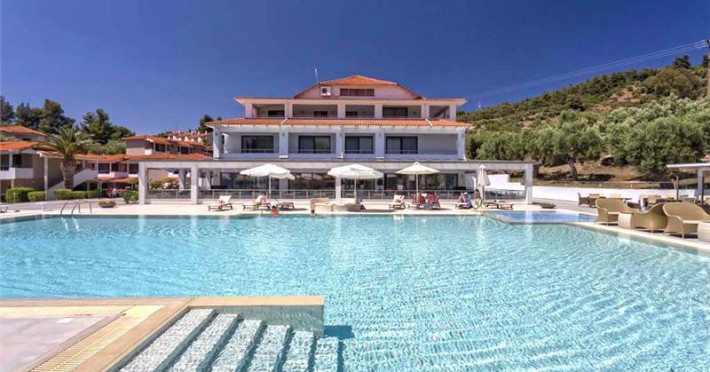 Lagomandra Beach Hotel