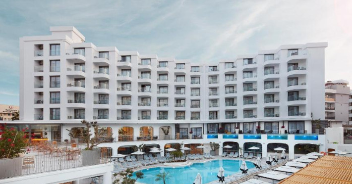 lalila-blue-suites-f48fc06863d77724.jpeg