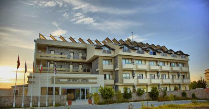 lavitas-hotel-5a6a40842a7c8adb.jpeg