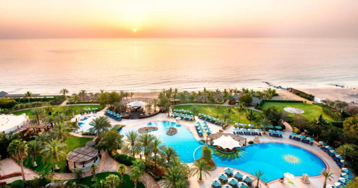 le-meridien-al-aqah-beach-resort-551c71023e49da2b.jpeg