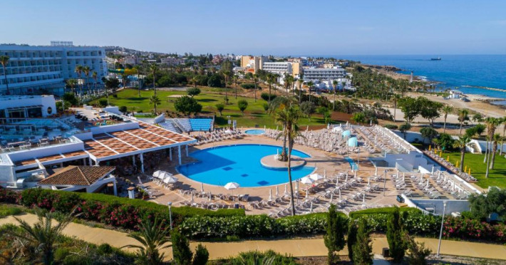 leonardo-laura-beach-splash-resort-393e698e02e470cb.jpeg