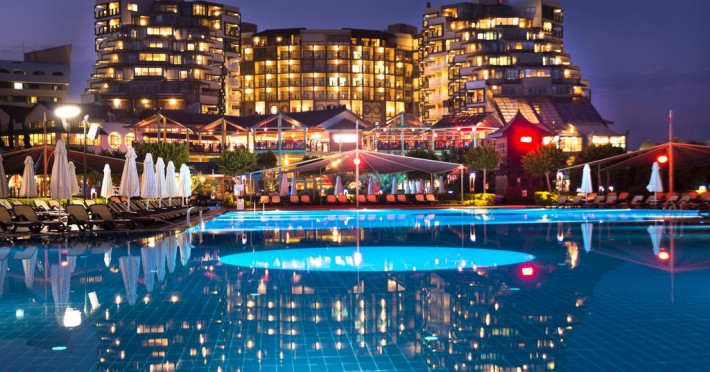 limak-lara-de-luxe-hotel-95add85b0d547c61.jpeg