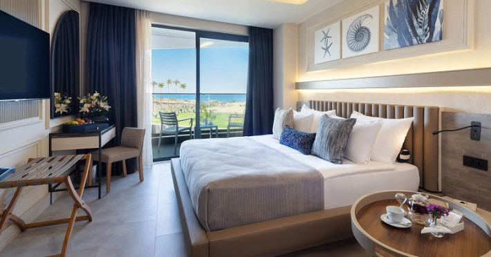 liu-resorts-3979c9ea49dd1efa.jpeg