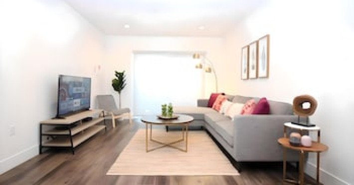 los-angeles-deluxe-suites-free-parking-e73acffd6534243a.jpeg
