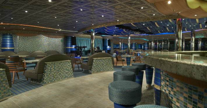 Lounge-ul Ocean Plaza