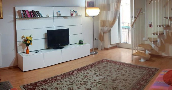 lovely-flat-2a663ab7d66322aa.jpeg