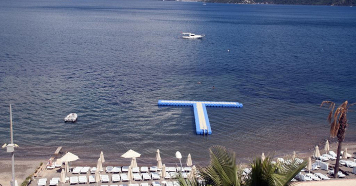 luna-beach-deluxe-hotel-fb10cef6cee56f11.jpeg