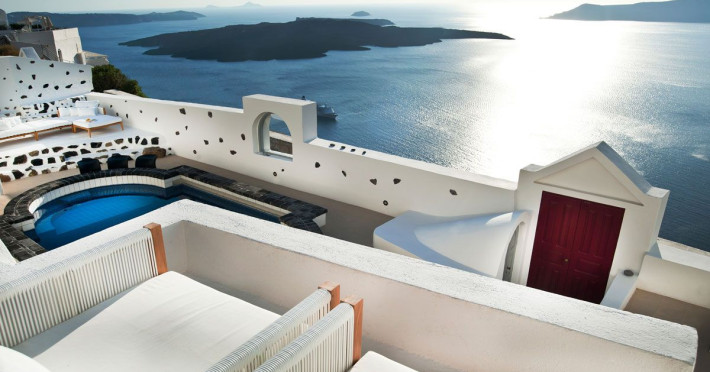 luxury-heavens-santorini-82ae522c4d2a15ac.jpeg