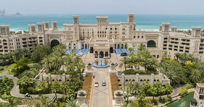 madinat-jumeirah-al-qasr-2874ba0e36acd28c.jpeg