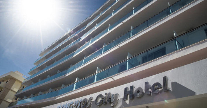 manousos-city-hotel-e211f05d44986ed7.jpeg