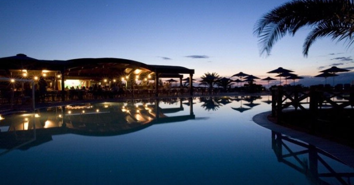 mareblue-beach-resort-f20b6d2d5c01c7be.jpeg