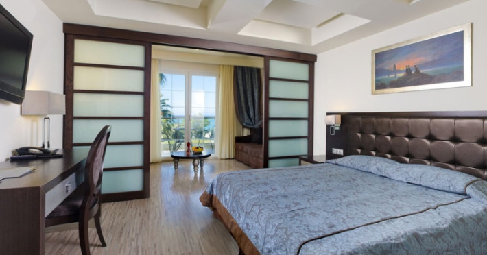 marina-sands-obzor-179fbe673acb7a3e.jpeg