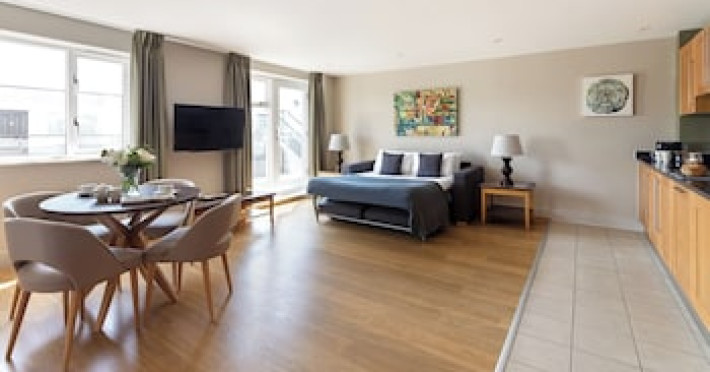 marlin-apartments-limehouse-d369d648fd85c473.jpeg