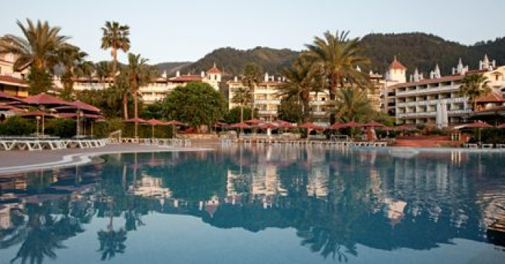 marti-resort-836fd9c37544781f.jpeg