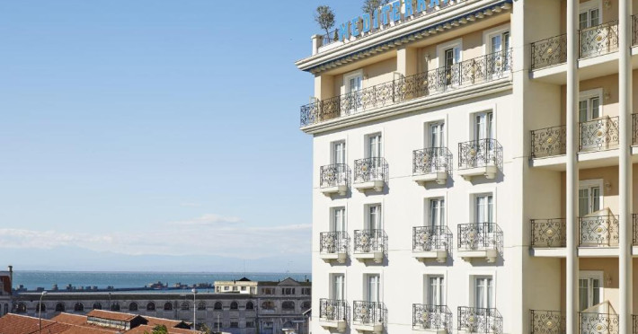 mediterranean-palace-43d1ccc7cb77ee0b.jpeg