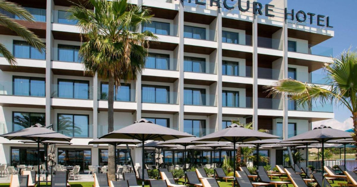 mercure-larnaca-beach-resort-6b7c02266e6341c0.jpeg