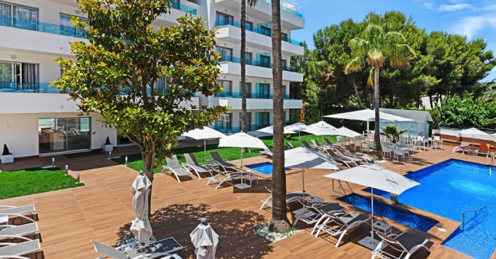 metropolitan-juka-playa-aparthotel-4cc7f44198af239b.jpeg