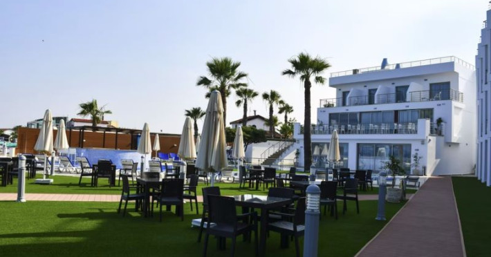 MIMOZA BEACH HOTEL