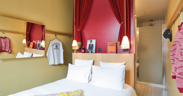 mob-hotel-paris-les-puces-e84416cf453cf9a4.jpeg