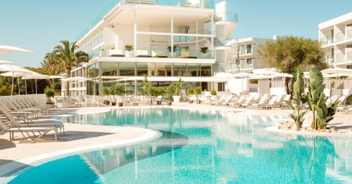 monsuau-cala-dor-adults-only-3044f51ce915dff2.jpeg