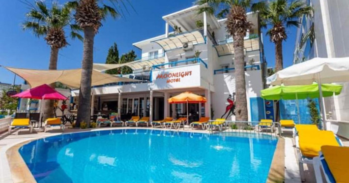 moonlight-hotel-beach-hotel-full-renovated-69ab1dd45c2dd1a8.jpeg
