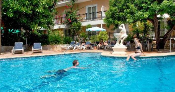 morlans-garden-hotel-51a24c8e7abb5f84.jpeg