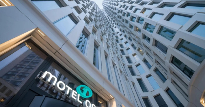 motel-one-berlin-upper-west-82ac3383277ccfcf.jpeg
