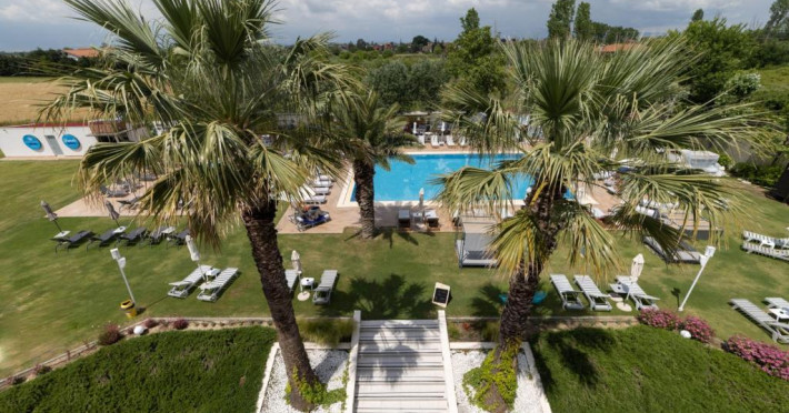mythic-summer-hotel-616ede9f79bdc101.jpeg