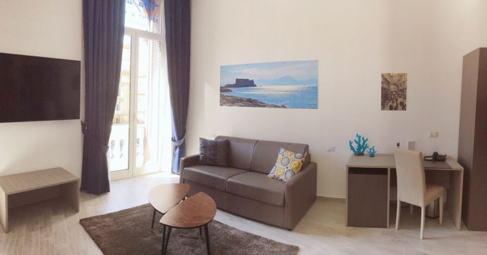 napoli-roomssuite-57411fbd1292c91a.jpeg