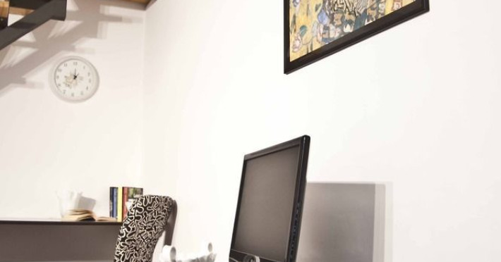 napule-apartment-23d927a365d59847.jpeg