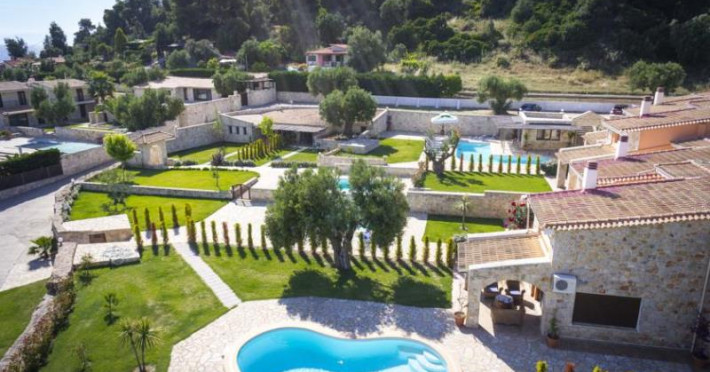 nefeli-villas-suites-c8b0b9d66caee606.jpeg