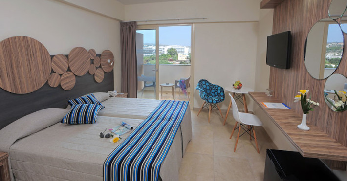 nelia-beach-hotel-9a9344cb78533289.jpeg