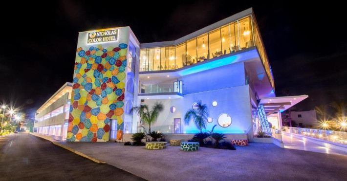 nicholas-color-hotel-fb66c5a25234fda7.jpeg