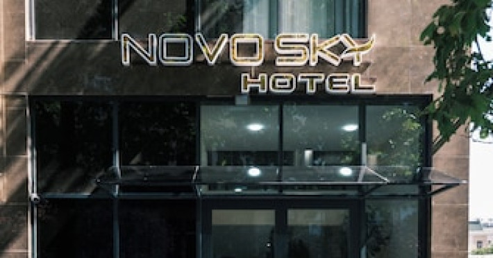 novo-sky-hotel-29f929559ac9d4cb.jpeg