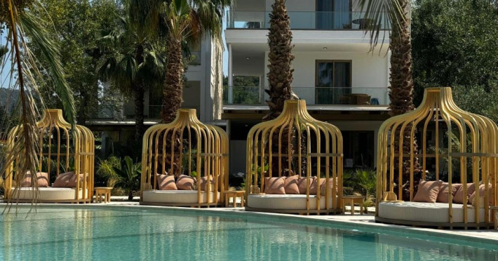 NŪSA suites & villas