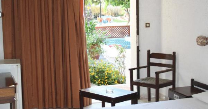 OASIS BUNGALOWS AND HOTEL